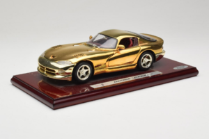 Dodge Viper GTS Gold Plated 23K Maisto 1:18 GP001 Métal — image 3 sur 8