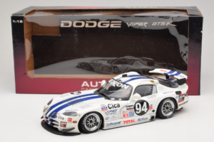 Dodge Viper GTS-R #94 Viper Team Oreca O. Beretta / T. Archer / D. Dupuy 24 Hours of Daytona 1997 AUTOart 1:18 89723 Métal — image 8 sur 8