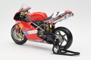 Ducati 998R WSB #1 T. Bayliss Ducati Infostrada 2002 Minichamps 1:12 122021201 Métal — image 5 sur 6