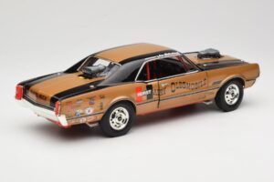 Oldsmobile 442 Hurst Hairy Olds Twin-Engine 4WD 1966 Highway 61 1:18 50089 Métal — image 3 sur 8