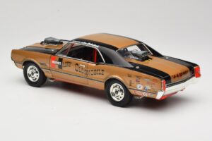 Oldsmobile 442 Hurst Hairy Olds Twin-Engine 4WD 1966 Highway 61 1:18 50089 Métal — image 7 sur 8