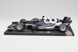 AlphaTauri AT02 #22 Y. Tsunoda Bahrain GP 2021 Minichamps 1:18 117210122 Métal