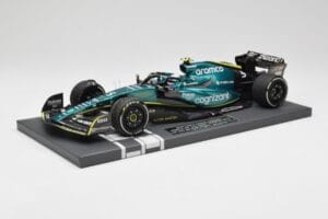 Aston Martin AMR22 Aramco #5 S. Vettel Abu Dhabi GP 2022 Last Race Collector's Edition Minichamps 1:18 117222205 Résine — image 2 sur 7