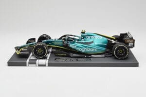 Aston Martin AMR22 Aramco #5 S. Vettel Abu Dhabi GP 2022 Last Race Collector's Edition Minichamps 1:18 117222205 Résine