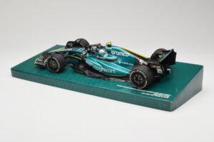 Aston Martin AMR22 #5 S. Vettel Last Race Abu Dhabi GP 2022 Minichamps 1:18 147222205 Résine — image 5 sur 7
