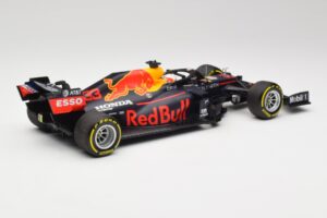 Aston Martin Red Bull Racing RB16 #33 M. Verstappen Abu Dhabi GP Winner 2020 Minichamps 1:18 110201733 Métal — image 2 sur 7