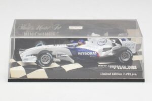BMW Sauber F1.06 J. Villeneuve Showcar F1 2006 Minichamps 1:43 400060087 Métal — image 4 sur 5