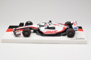 Haas VF-22 #20 K. Magnussen Pole Position Brazil GP 2022 Minichamps 1:18 147222120 Métal