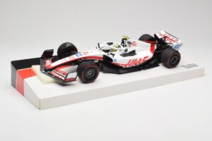 Haas VF-22 #47 M. Schumacher Bahrain GP 2022 Minichamps 1:18 147220147 Métal — image 2 sur 7
