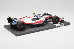 Haas VF-22 #47 M. Schumacher Brazilian GP 2022 Minichamps 1:18 117222147 Résine — image 3 sur 7
