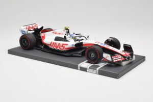 Haas VF-22 #47 M. Schumacher Brazilian GP 2022 Minichamps 1:18 117222147 Résine — image 4 sur 7