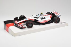 Haas VF-22 #47 M. Schumacher British GP Points 2022 Minichamps 1:18 147221047 Métal — image 2 sur 6