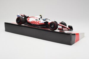 Haas VF-22 #47 M. Schumacher British GP Points 2022 Minichamps 1:18 147221047 Métal — image 4 sur 6