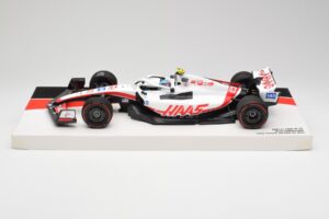 Haas VF-22 #47 M. Schumacher British GP Points 2022 Minichamps 1:18 147221047 Métal