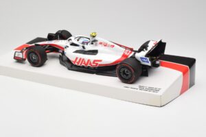 Haas VF-22 #47 M. Schumacher British GP Points 2022 Minichamps 1:18 147221047 Métal — image 5 sur 6