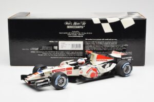 Honda Racing Team RA106 #11 R. Barrichello F1 2006 Minichamps 1:18 100060011 Métal — image 6 sur 6