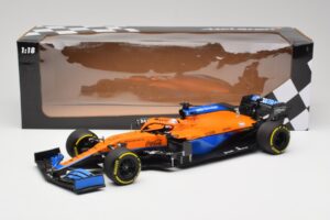 McLaren MCL35M #3 D. Ricciardo Bahrain GP 2021 Minichamps 1:18 530211803 Métal — image 7 sur 7