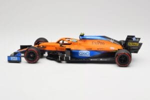 McLaren MCL35M #4 L. Norris Pole Position Russian GP 2021 Minichamps 1:18 530213404 Métal — image 3 sur 7