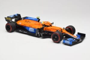 McLaren MCL35M #4 L. Norris Pole Position Russian GP 2021 Minichamps 1:18 530213404 Métal — image 4 sur 7