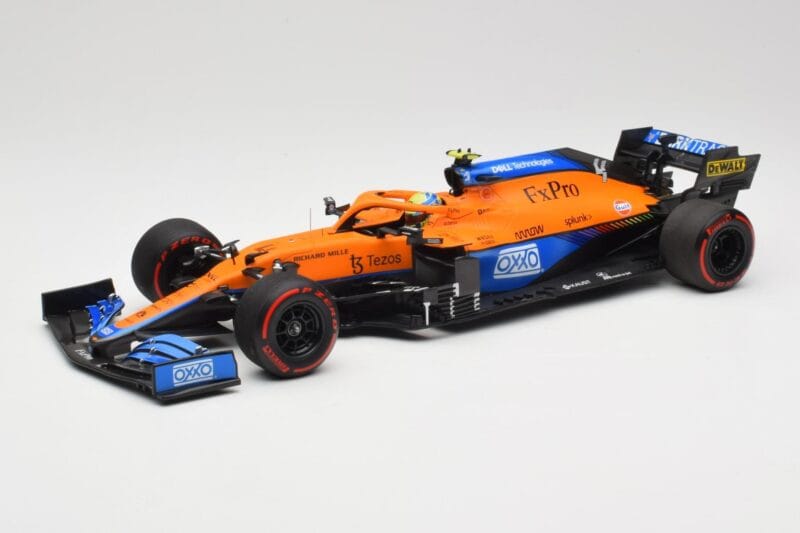 McLaren MCL35M #4 L. Norris Pole Position Russian GP 2021 Minichamps 1:18 530213404 Métal