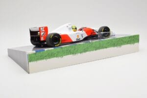 McLaren Ford MP4/8 #8 A. Senna Winner Australian GP 1993 Minichamps 1:18 543933838 Métal — image 3 sur 7