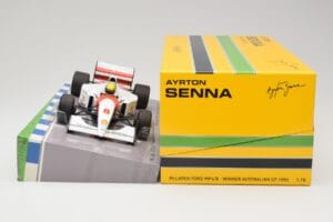 McLaren Ford MP4/8 #8 A. Senna Winner Australian GP 1993 Minichamps 1:18 543933838 Métal — image 6 sur 7