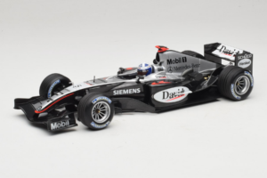 McLaren MP4/19 Mercedes D. Coulthard F1 2004 Minichamps 1:18 530041805 Métal