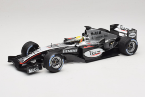 McLaren MP4/19 Mercedes L. Hamilton Autosport Young Driver Test Silverstone 2004 Minichamps 1:18 530044418 Métal