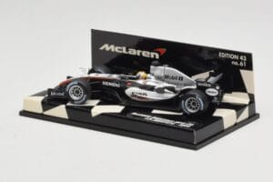 McLaren Mercedes MP4-20 #10 J-P. Montoya Race Car 2005 Minichamps 1:43 530054310 Métal — image 3 sur 5
