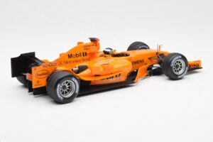 McLaren MP4-20 Mercedes P. de la Rosa Interim Test Car 2006 Minichamps 1:18 530061894 Métal — image 2 sur 6