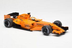McLaren MP4-21 Mercedes #4 J.P. Montoya Interim Livery 2006 Minichamps 1:18 530061874 Métal — image 4 sur 6