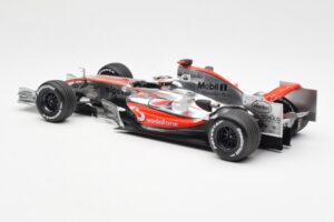 McLaren MP4-21 Mercedes #4 J-P. Montoya Showcar 2006 Minichamps 1:18 MONTOYA002 Métal — image 5 sur 6