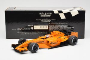McLaren MP4-21 Mercedes #3 K. Raikkonen Interim Livery 2006 Minichamps 1:18 530061873 Métal — image 6 sur 6