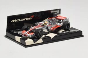McLaren Mercedes MP4-23 #22 L. Hamilton Race Car 2008 Minichamps 1:43 530084322 Métal — image 2 sur 5
