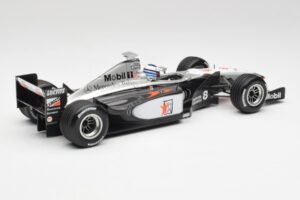 McLaren MP4/13 #8 M. Hakkinen F1 World Champion 1998 Minichamps 1:18 18690008 Métal — image 2 sur 7