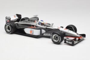 McLaren MP4/13 #8 M. Hakkinen F1 World Champion 1998 Minichamps 1:18 18690008 Métal — image 4 sur 7
