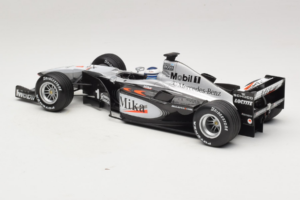 McLaren MP4-15 #1 M. Hakkinen F1 2000 Minichamps 1:18 B66962117 Métal — image 5 sur 6