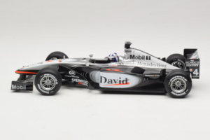 McLaren MP4-16 Mercedes #3 D. Coulthard F1 2001 Hot Wheels 1:18 50199 Métal — image 3 sur 6