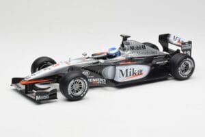 McLaren MP4-16 #4 M. Häkkinen F1 2001 Hot Wheels 1:18 50198 Métal