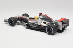 McLaren MP4-25 Mercedes #2 L. Hamilton Showcar 2010 Minichamps 1:18 110100006-R1 Métal — image 5 sur 6