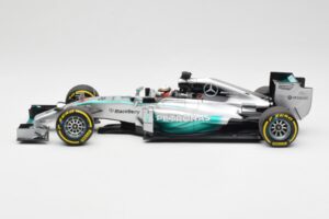 Mercedes AMG Petronas W05 #44 L. Hamilton F1 World Champion 2014 Minichamps 1:18 186140044 Métal — image 3 sur 7