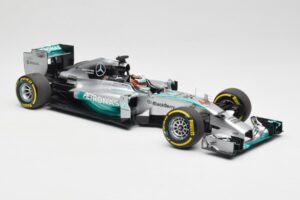 Mercedes AMG Petronas W05 #44 L. Hamilton F1 World Champion 2014 Minichamps 1:18 186140044 Métal — image 4 sur 7