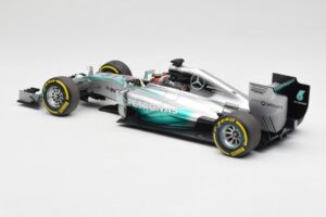 Mercedes AMG Petronas W05 #44 L. Hamilton F1 World Champion 2014 Minichamps 1:18 186140044 Métal — image 5 sur 7