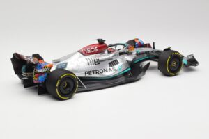 Mercedes AMG W13 E Performance Petronas #63 G. Russell Miami GP 2022 Minichamps 1:18 110220563 Métal — image 2 sur 7