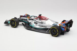 Mercedes AMG W13 E Performance Petronas #63 G. Russell Miami GP 2022 Minichamps 1:18 110220563 Métal — image 5 sur 7