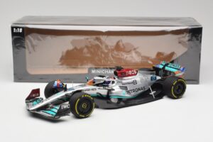 Mercedes AMG W13 E Performance Petronas #63 G. Russell Miami GP 2022 Minichamps 1:18 110220563 Métal — image 7 sur 7