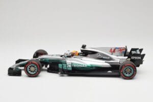 Mercedes AMG W08 EQ Power+ Petronas #44 L. Hamilton F1 World Champion 2017 Minichamps 1:18 186170044 Résine — image 3 sur 7