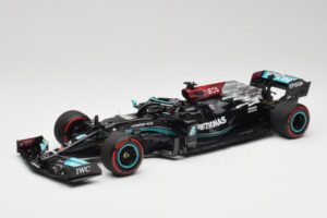 Mercedes AMG W12 Petronas #44 L. Hamilton Spanish GP 100th Pole 2021 Minichamps 1:18 110210444 Résine