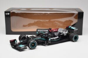 Mercedes AMG W12 #44 L. Hamilton Bahrain GP 2021 Minichamps 1:18 110210144 Métal — image 6 sur 7