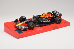 Red Bull Racing RB18 #1 M. Verstappen Oracle Winner Dutch GP 2022 Minichamps 1:18 113223501 Métal — image 2 sur 7